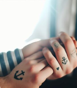 Tatouage couple minimaliste: trouvez votre symbole ✨